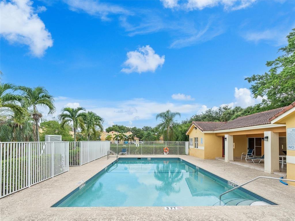 SORRENTO LAKES AT SUNRISE - Residential