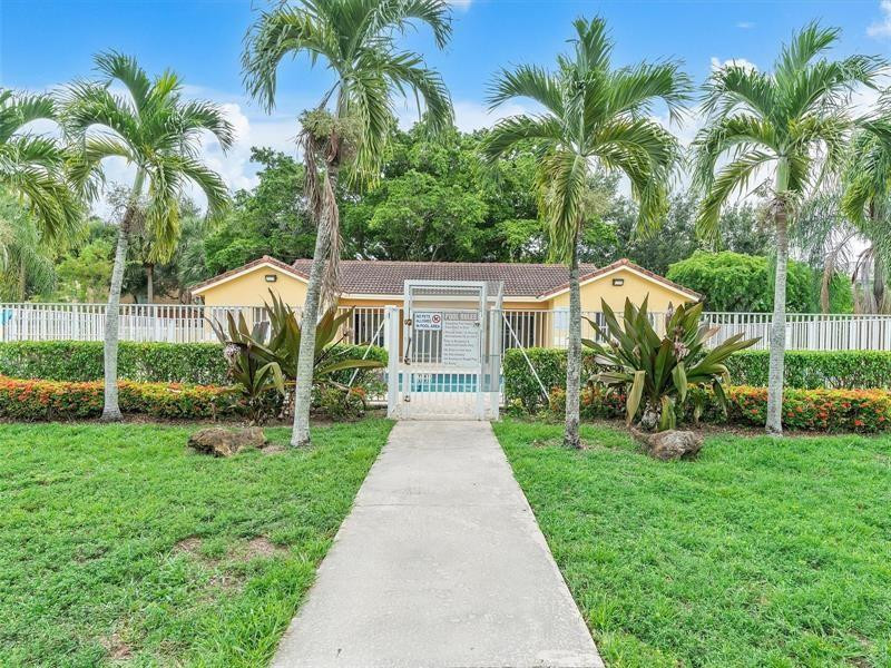 SORRENTO LAKES AT SUNRISE - Residential