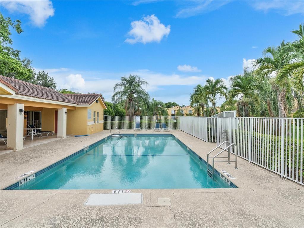 SORRENTO LAKES AT SUNRISE - Residential