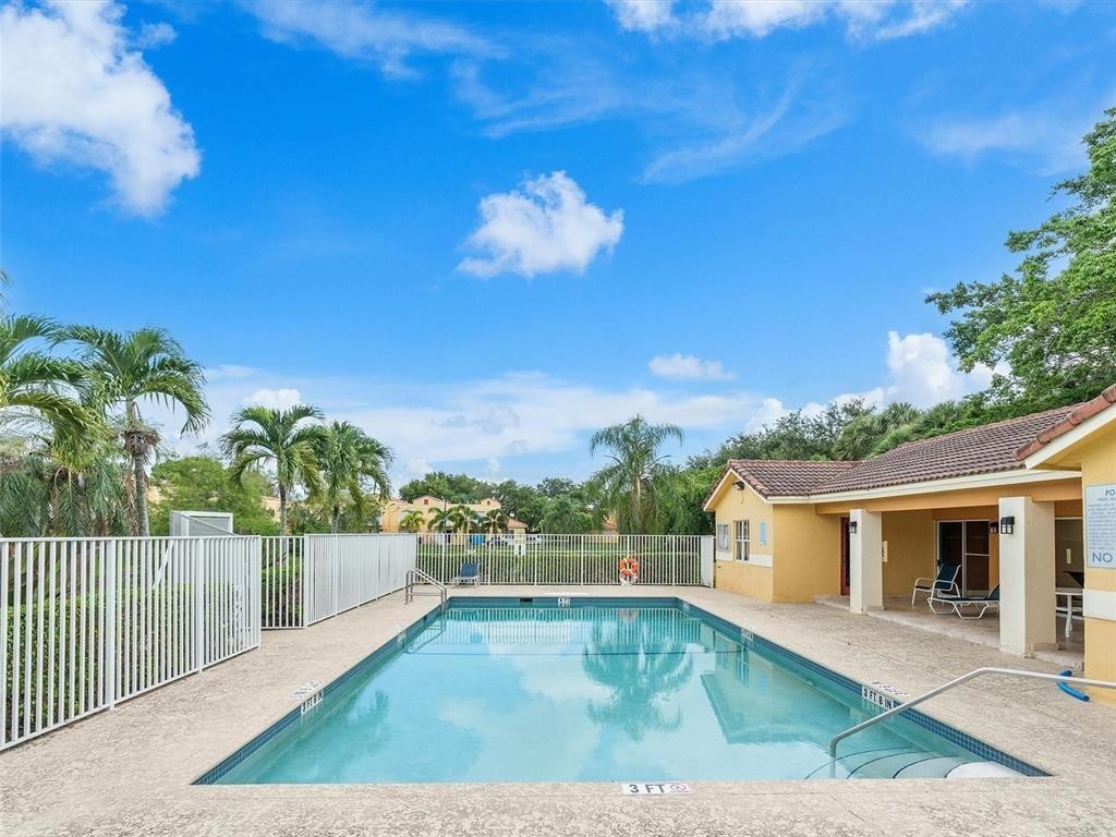 SORRENTO LAKES AT SUNRISE - Residential