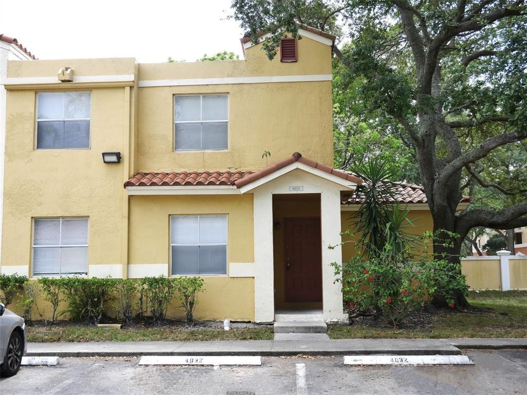 SORRENTO LAKES AT SUNRISE - Residential