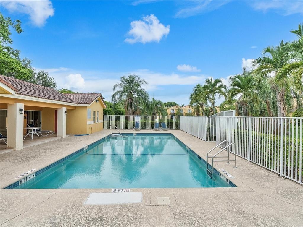 SORRENTO LAKES AT SUNRISE - Residential