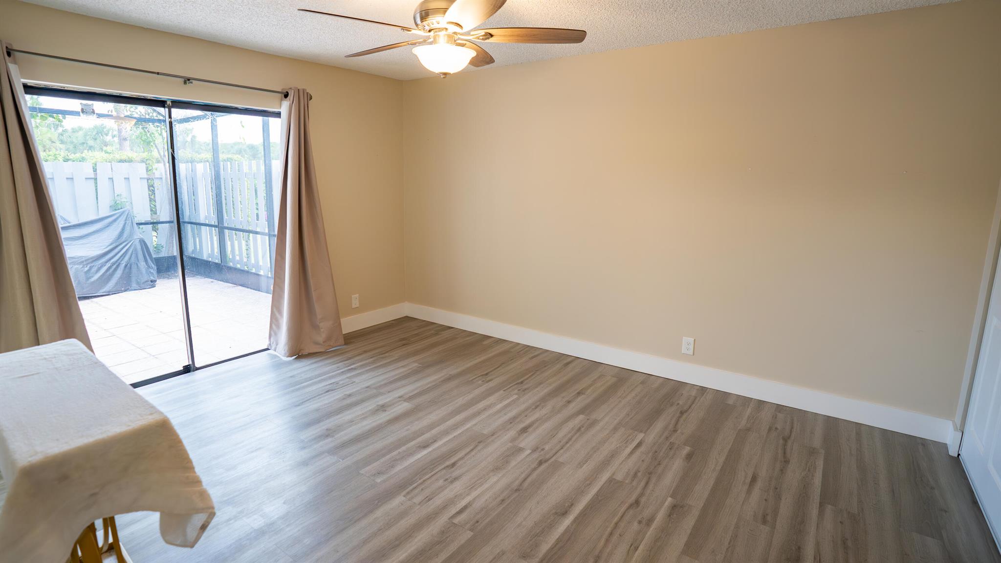 BARRWOOD - Residential