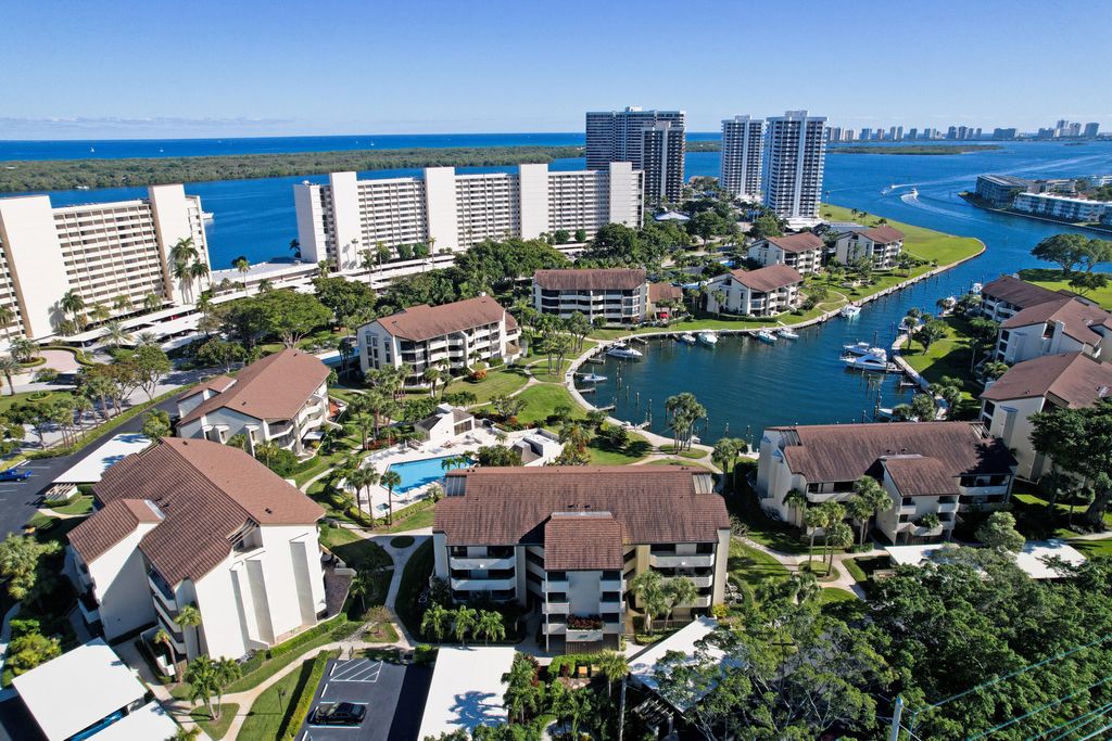 Photo of 1132 Marine Way W #E1l, North Palm Beach, FL 33408 (MLS # R10859642)