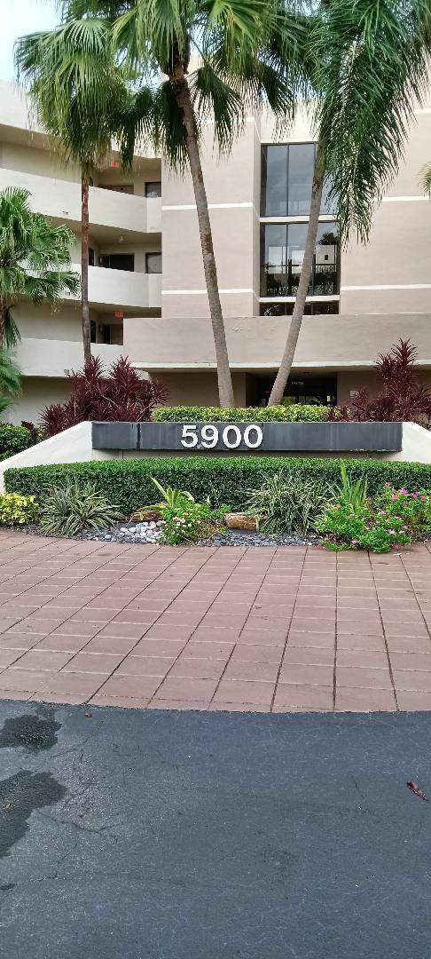 5900 Camino Del Sol 203