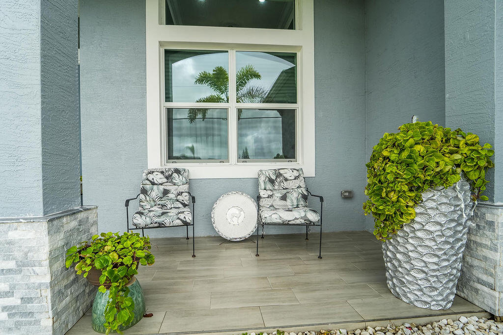 2198 SW Alminar Street