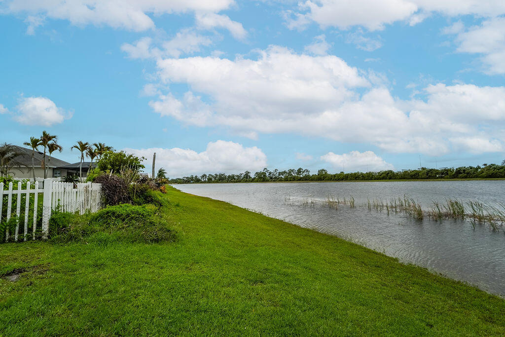 2198 SW Alminar Street