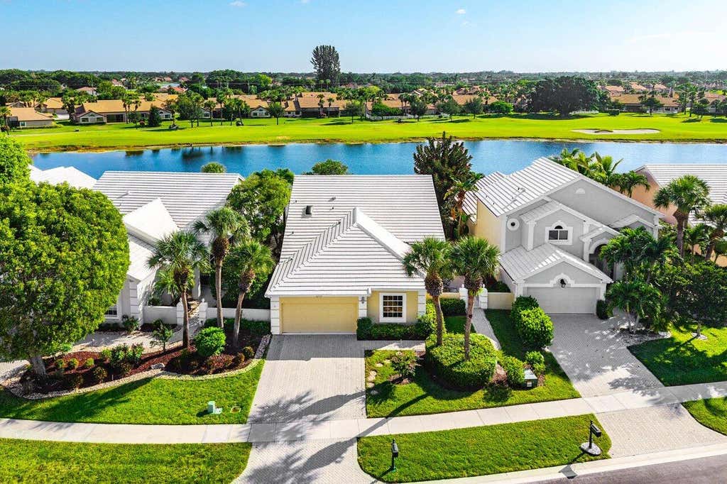 Photo of 8228 Horseshoe Bay Road, Boynton Beach, FL 33472 (MLS # B26068140)