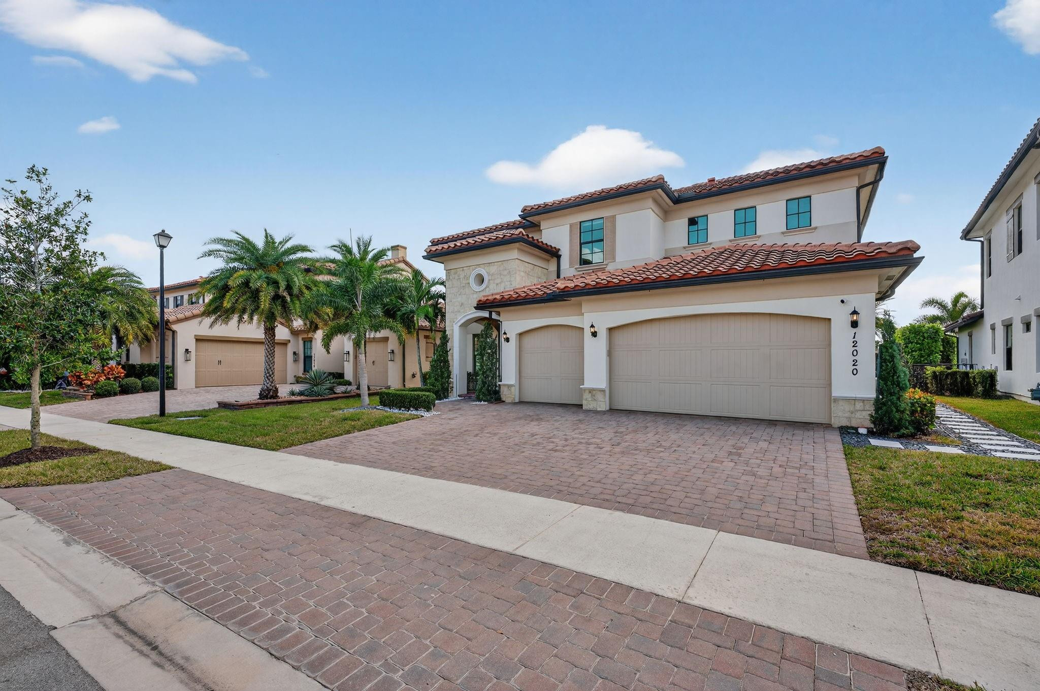 12020 Lake House Lane