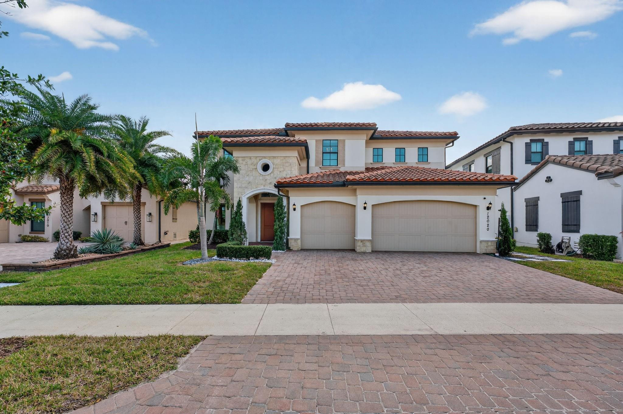 12020 Lake House Lane