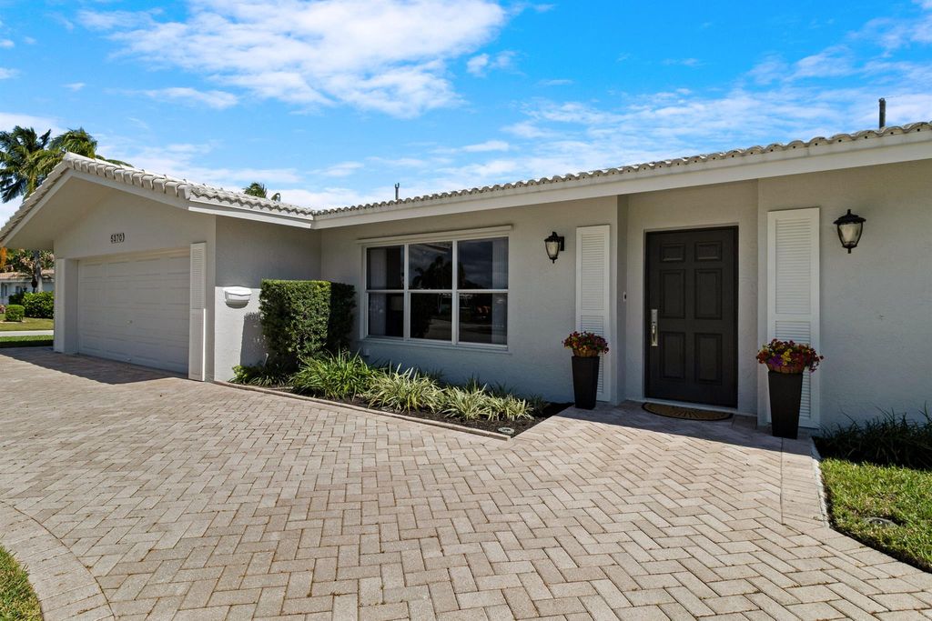 Photo of 5370 NE 17th Avenue, Fort Lauderdale, FL 33334 (MLS # R11136894)