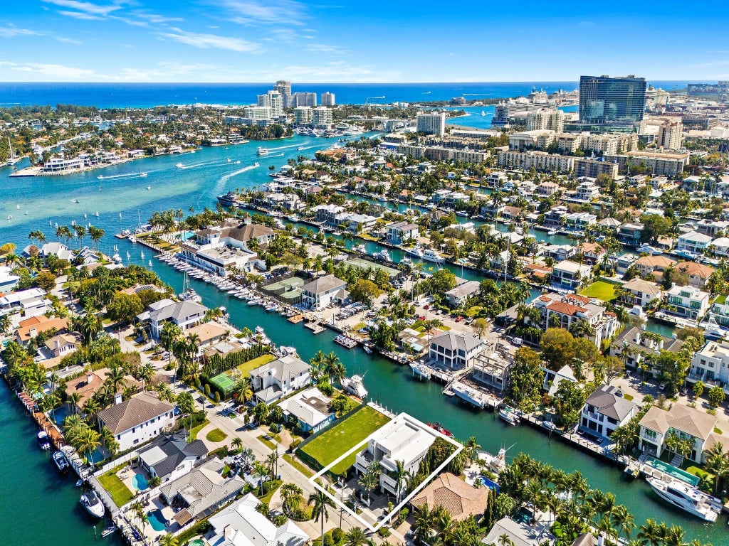 Photo of 1528 SE 11th Street, Fort Lauderdale, FL 33316 (MLS # B26039156)