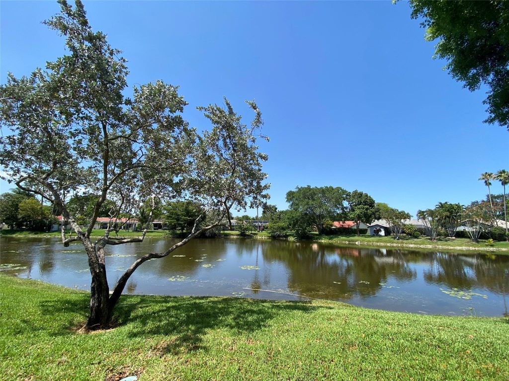 Photo of 11453 NW 39th Court #312-2, Coral Springs, FL 33065 (MLS # F10504044)