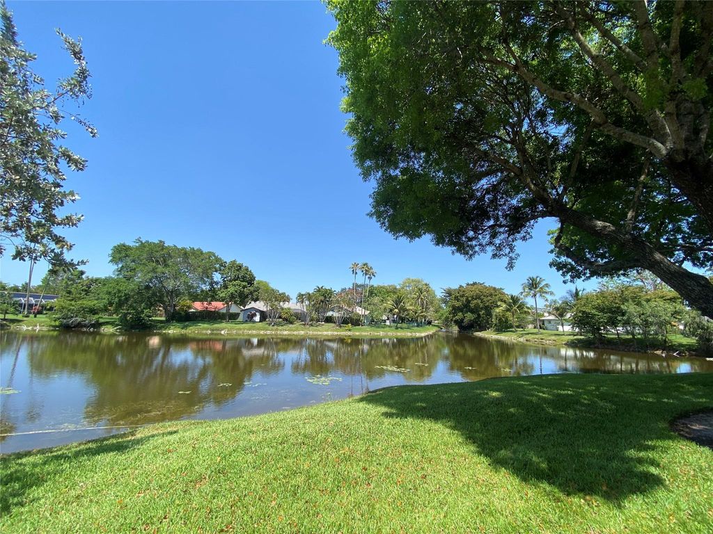 Photo of 11453 NW 39th Court #312-2, Coral Springs, FL 33065 (MLS # F10504044)