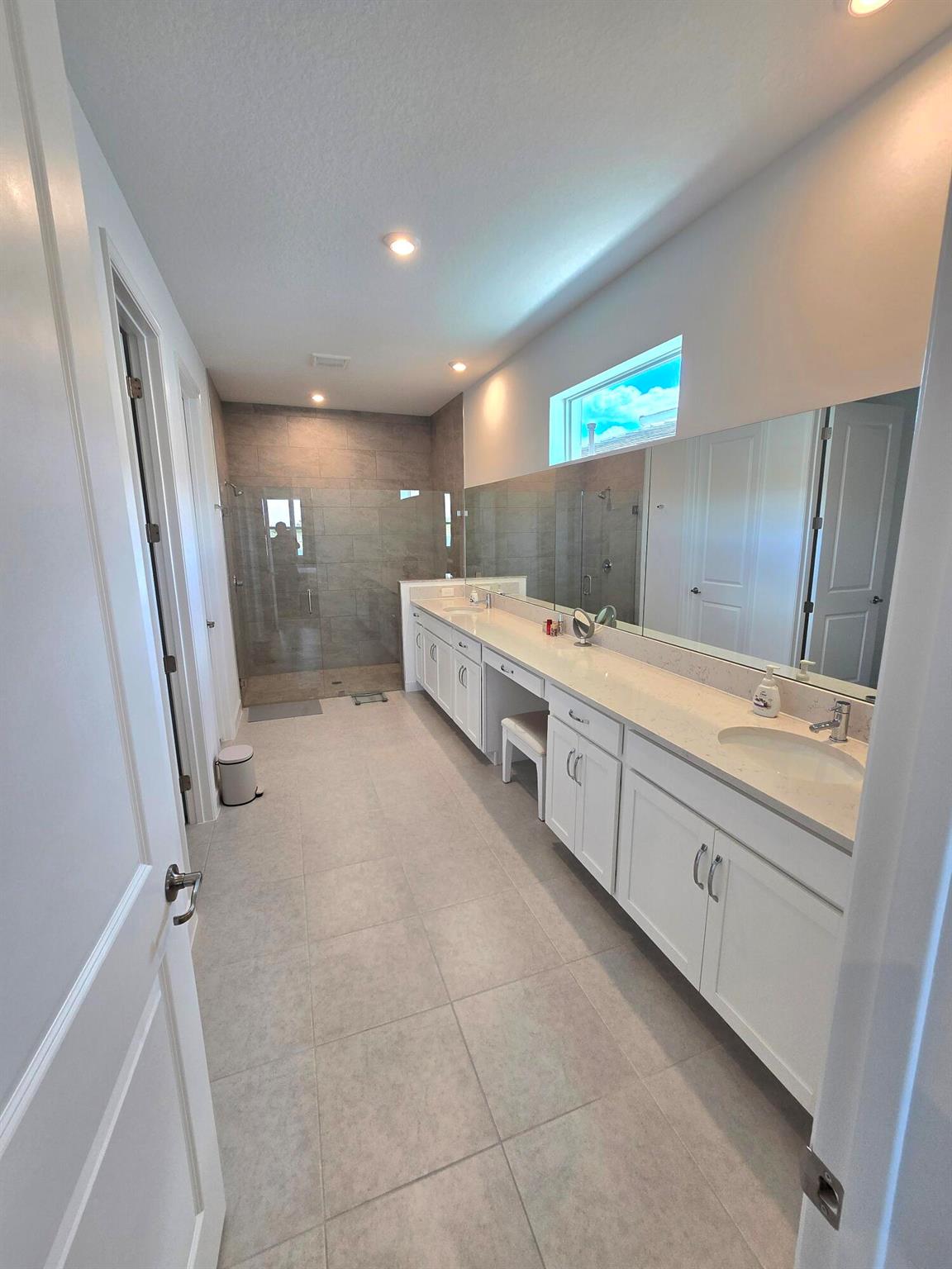 TELARO AT SOUTHERN GROVE - Residential