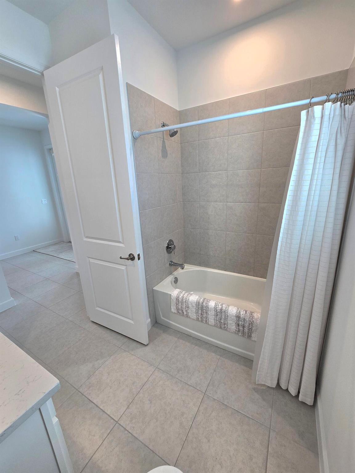 TELARO AT SOUTHERN GROVE - Residential