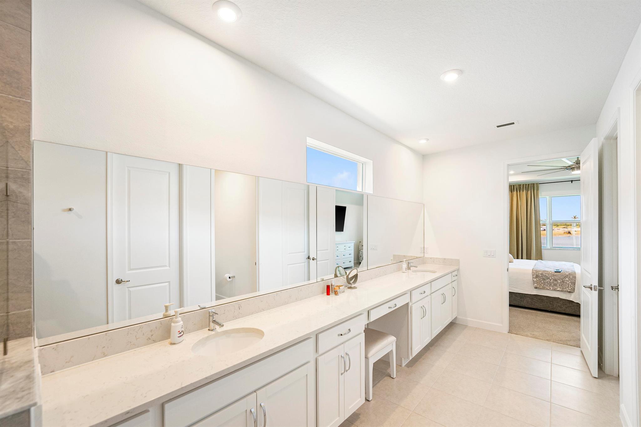 TELARO AT SOUTHERN GROVE - Residential