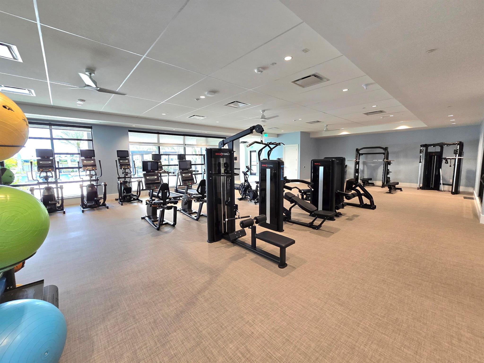 TELARO AT SOUTHERN GROVE - Residential