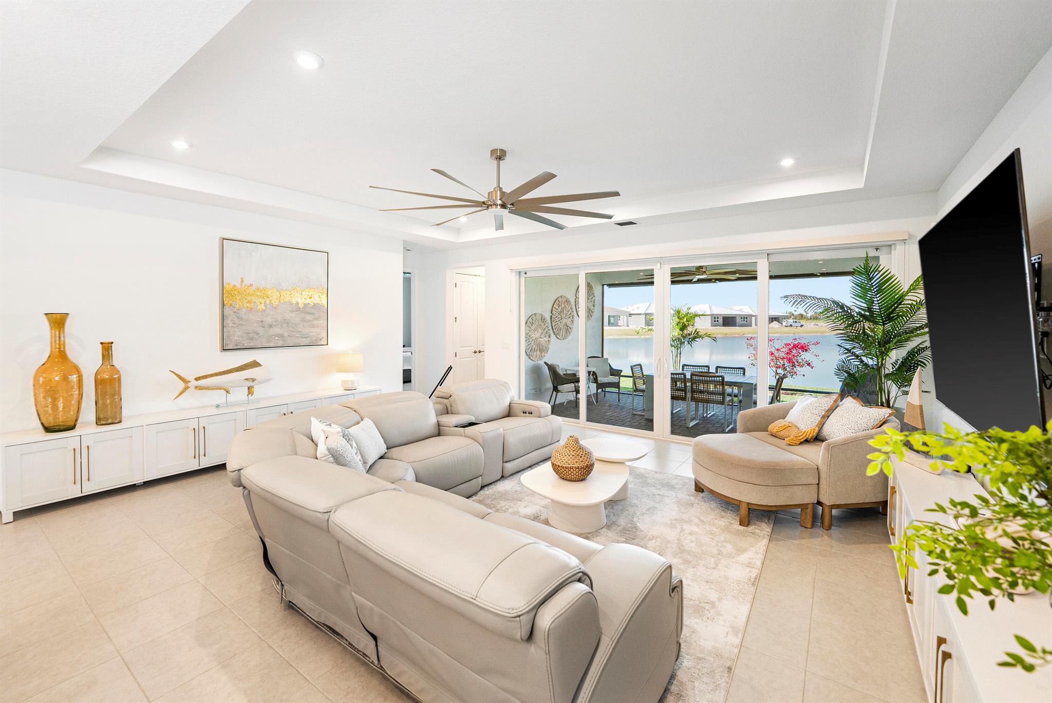 TELARO AT SOUTHERN GROVE - Residential