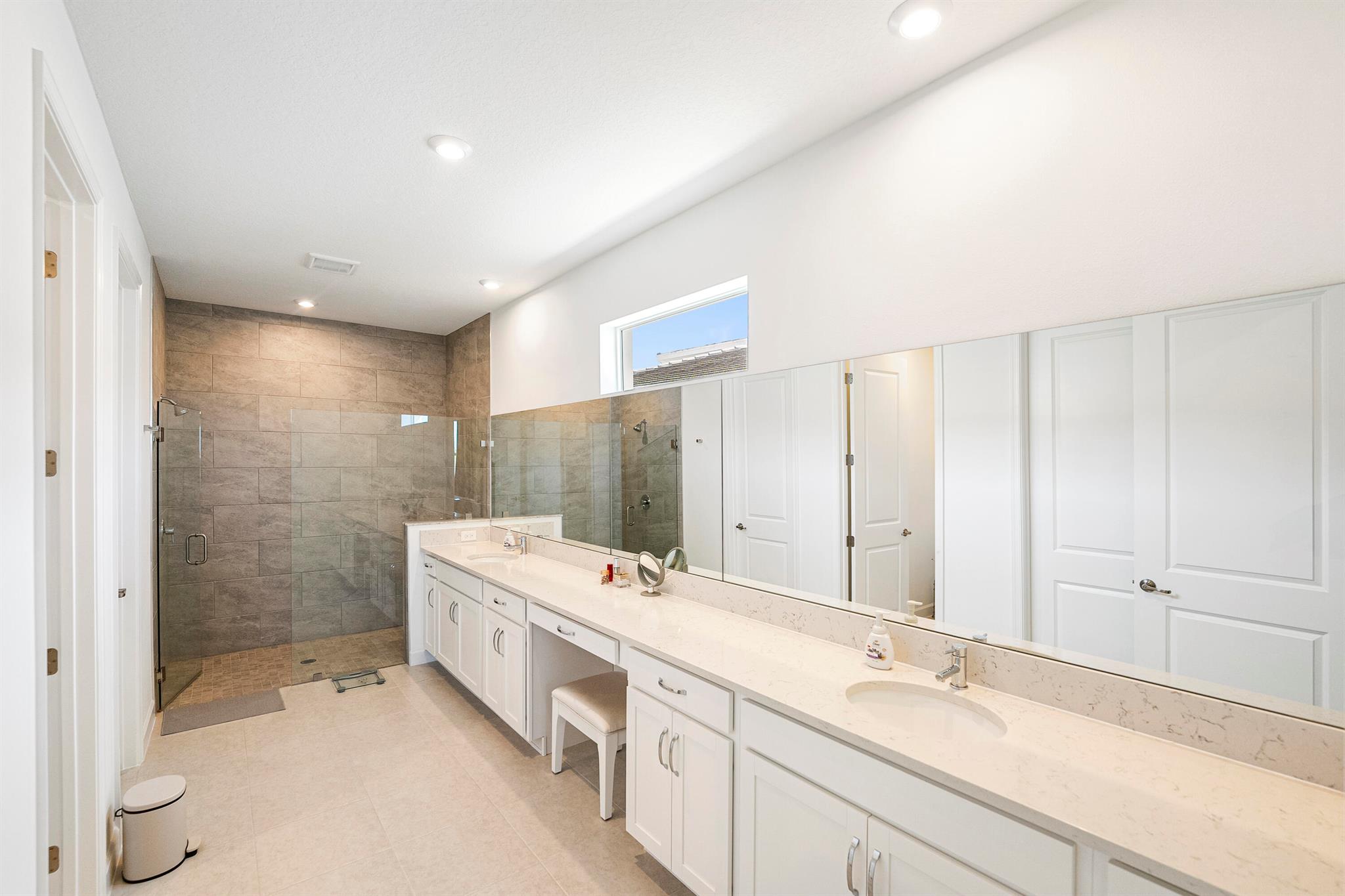 TELARO AT SOUTHERN GROVE - Residential