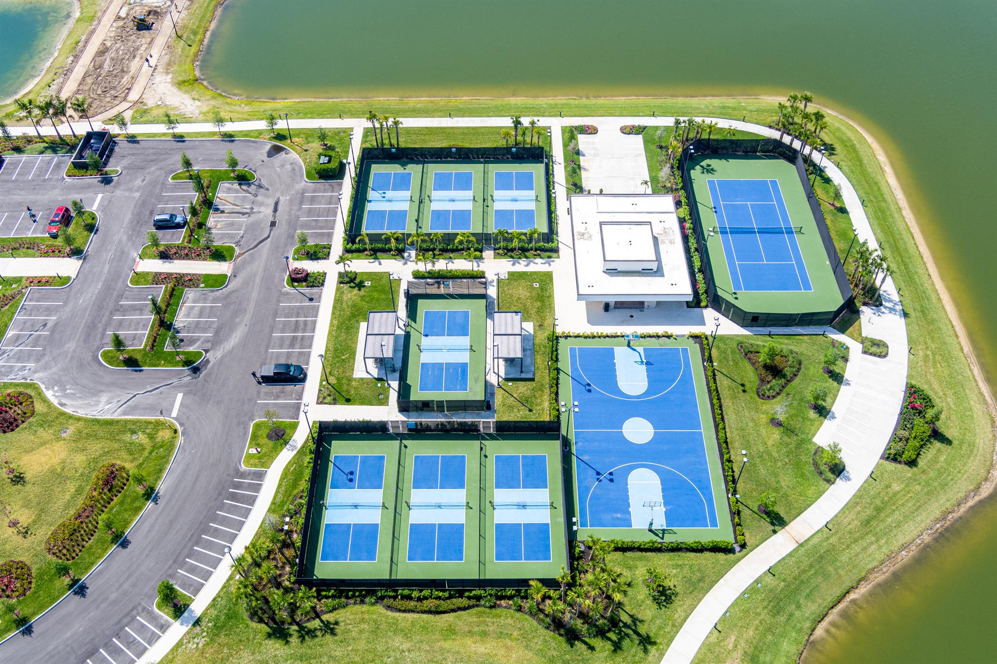 TELARO AT SOUTHERN GROVE - Residential