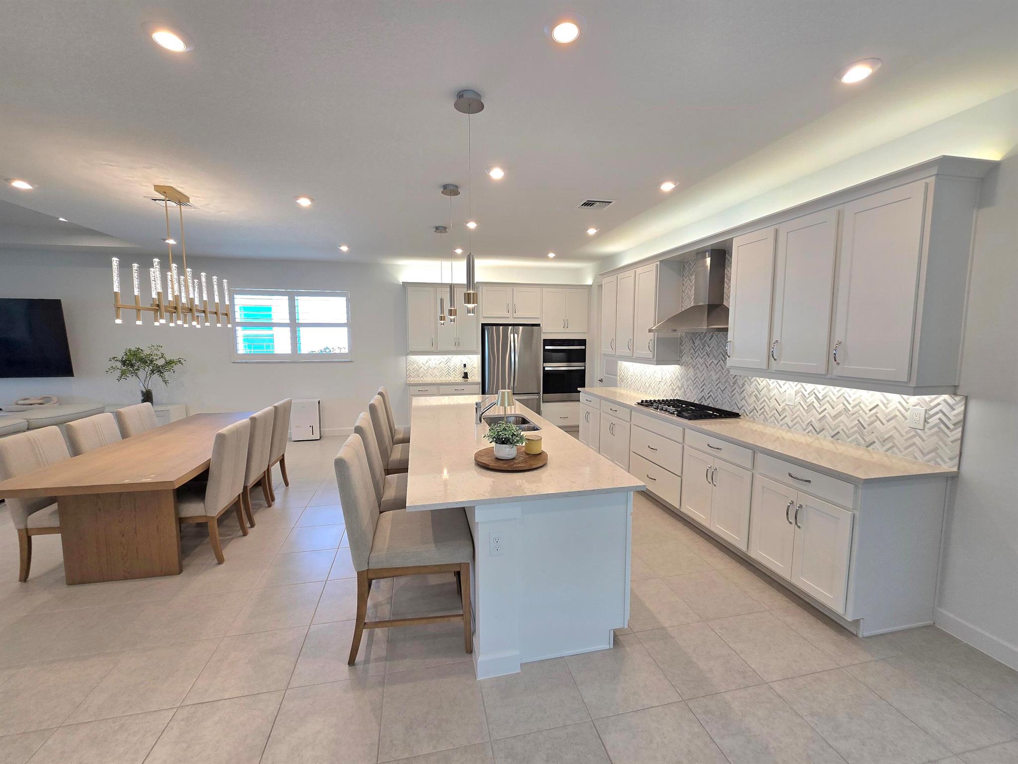 TELARO AT SOUTHERN GROVE - Residential