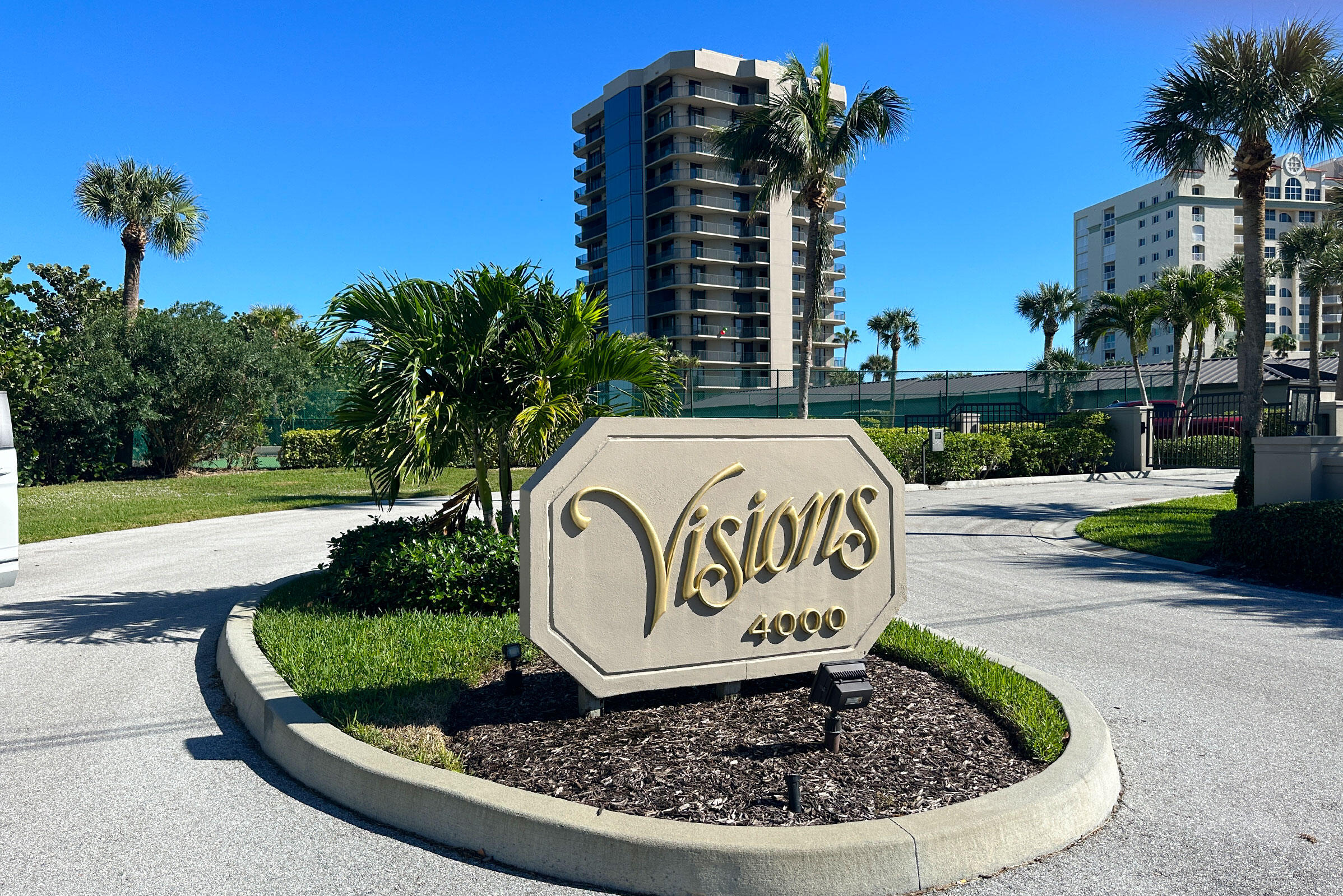 4000 N HIGHWAY A1A 301