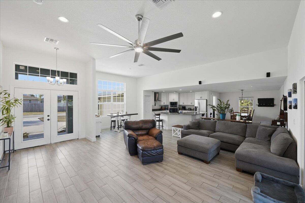 PORT ST LUCIE SECTION 33 - Residential