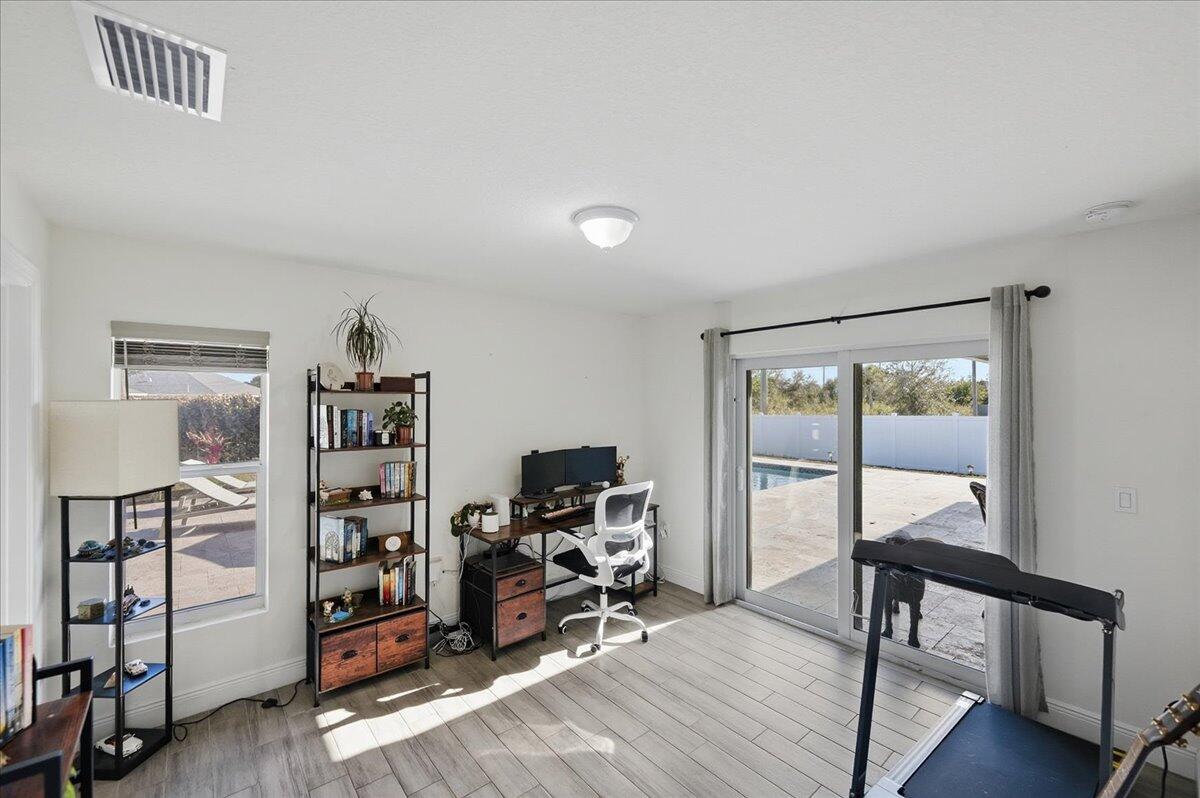 PORT ST LUCIE SECTION 33 - Residential