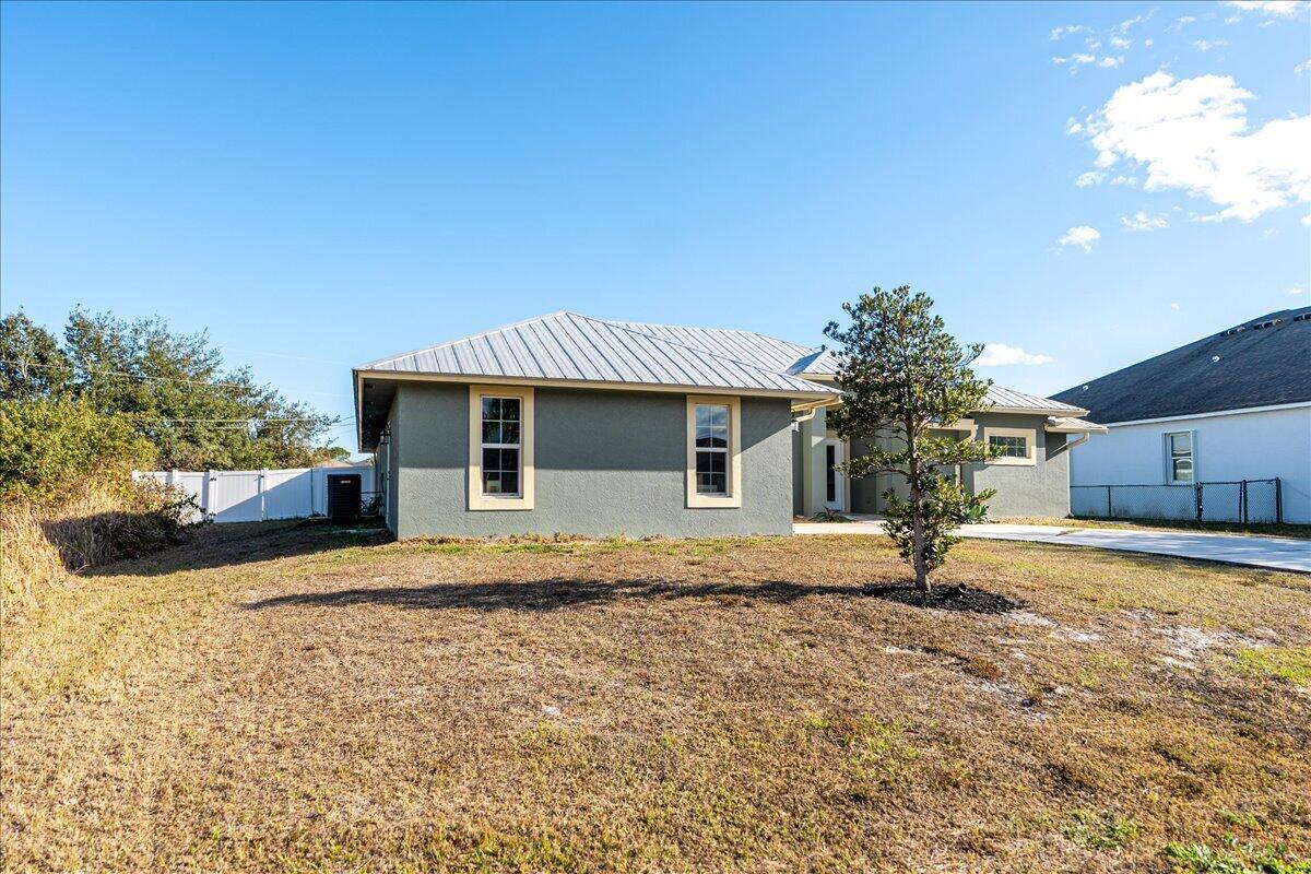 PORT ST LUCIE SECTION 33 - Residential