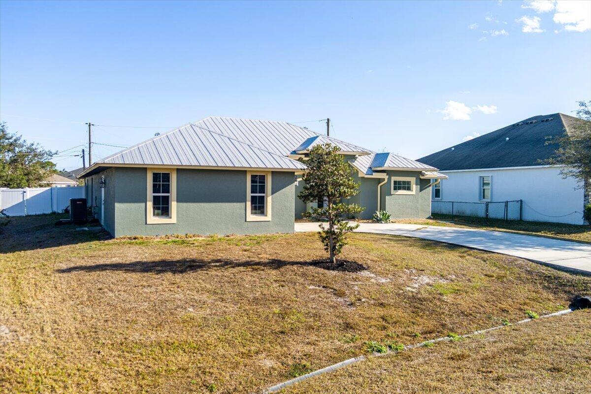 PORT ST LUCIE SECTION 33 - Residential