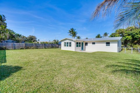 A home in Hutchinson Island