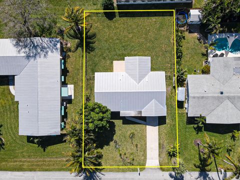 A home in Hutchinson Island