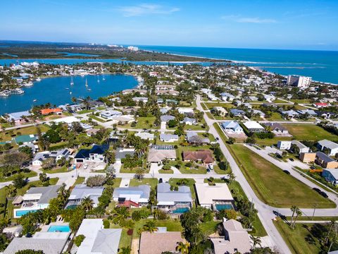 A home in Hutchinson Island