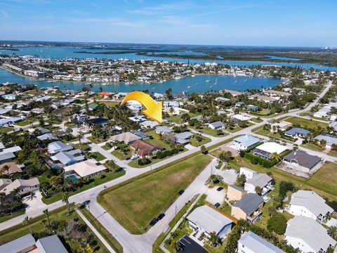 A home in Hutchinson Island