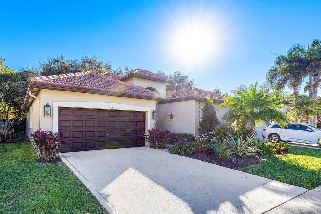 Photo of 7632 Charing Cross Lane, Delray Beach, FL 33446 (MLS # R11040739)