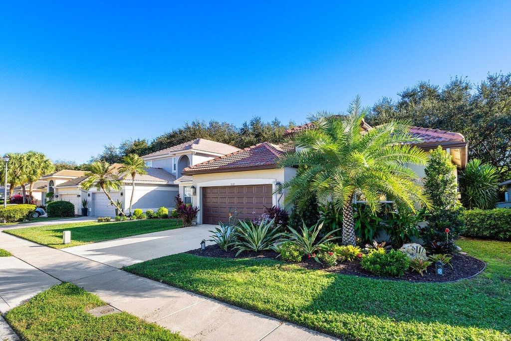 Photo of 7632 Charing Cross Lane, Delray Beach, FL 33446 (MLS # R11040739)