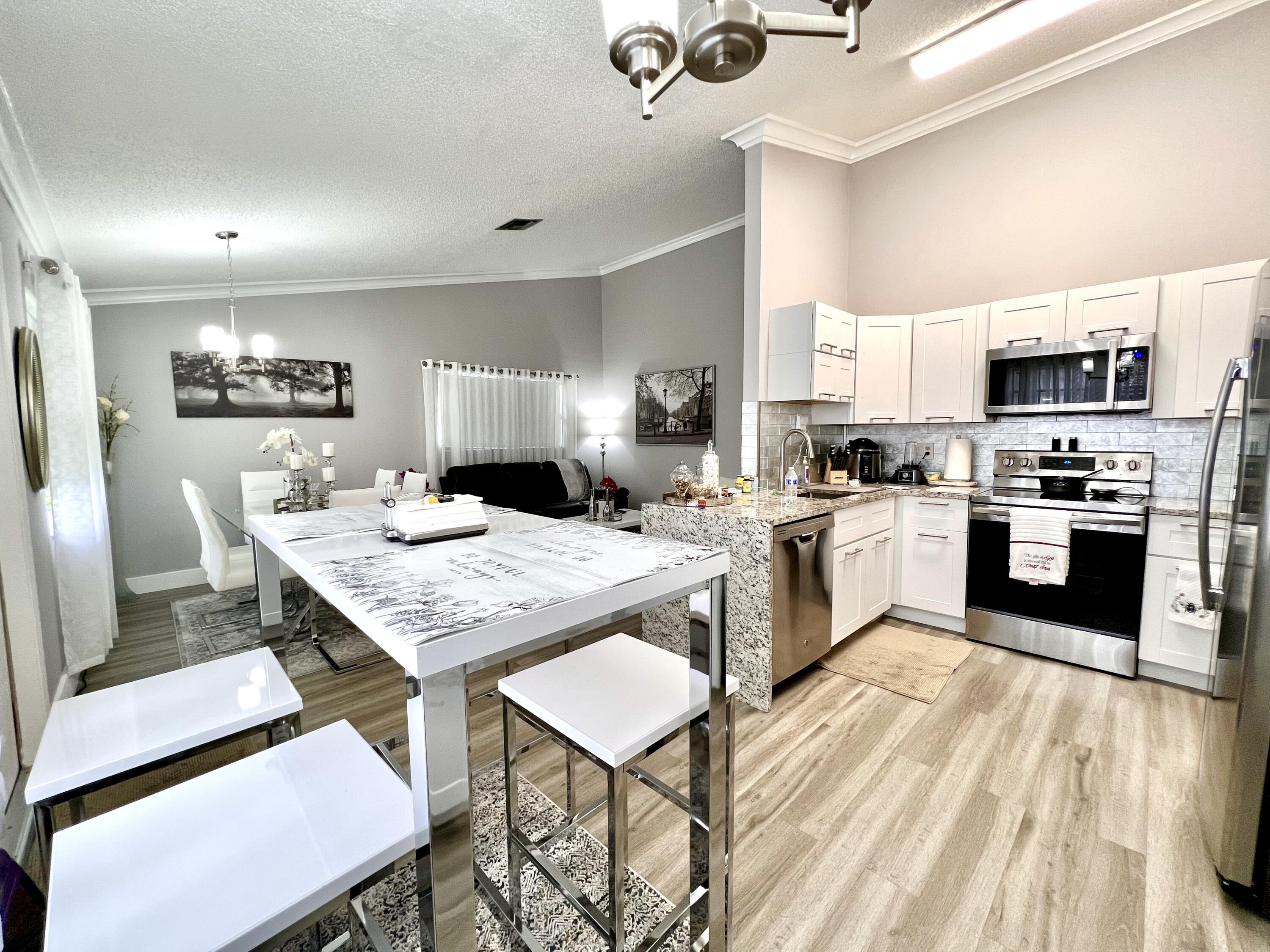 BOCA COUNTRY ESTATES COND - Residential