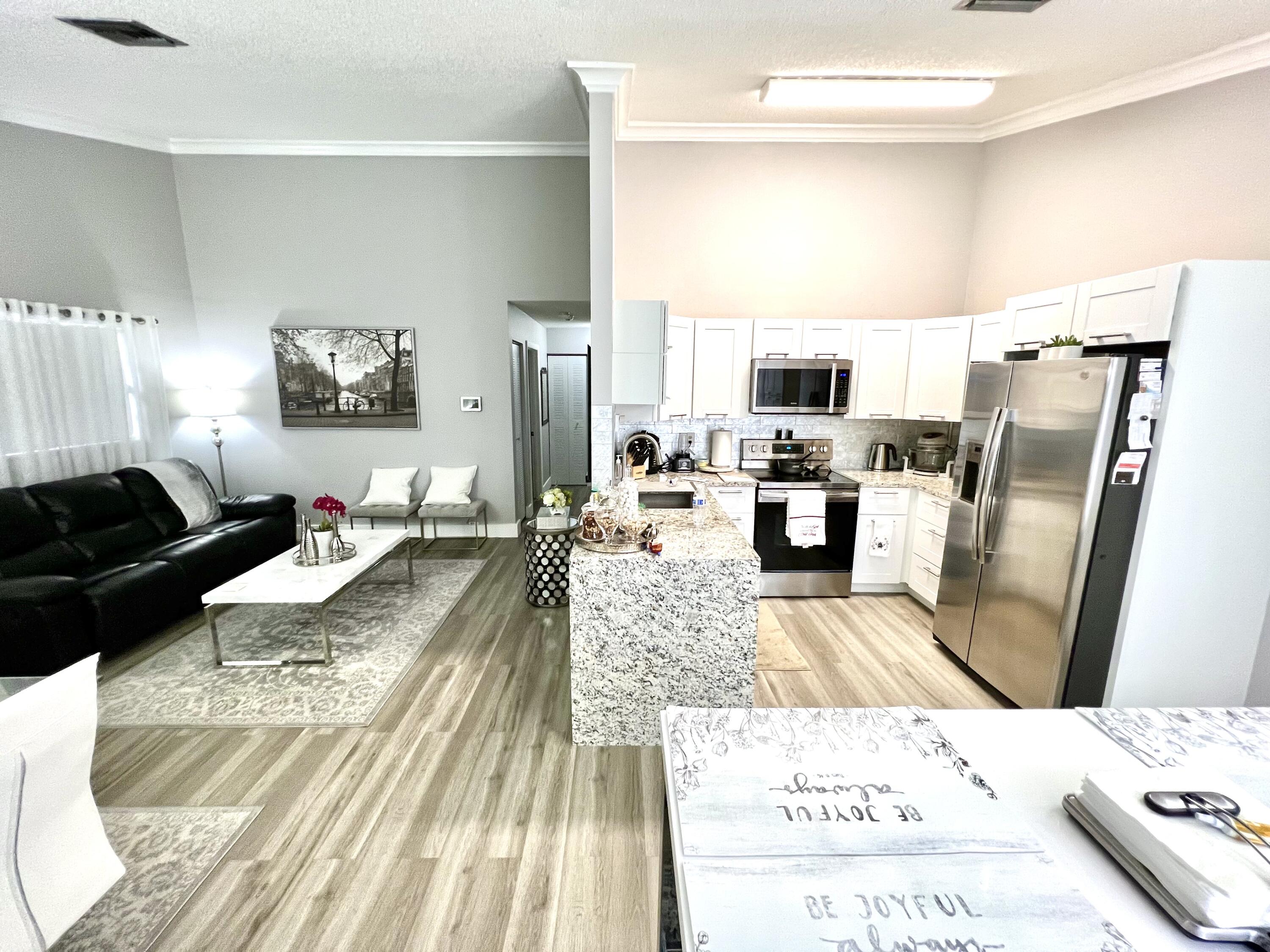 BOCA COUNTRY ESTATES COND - Residential