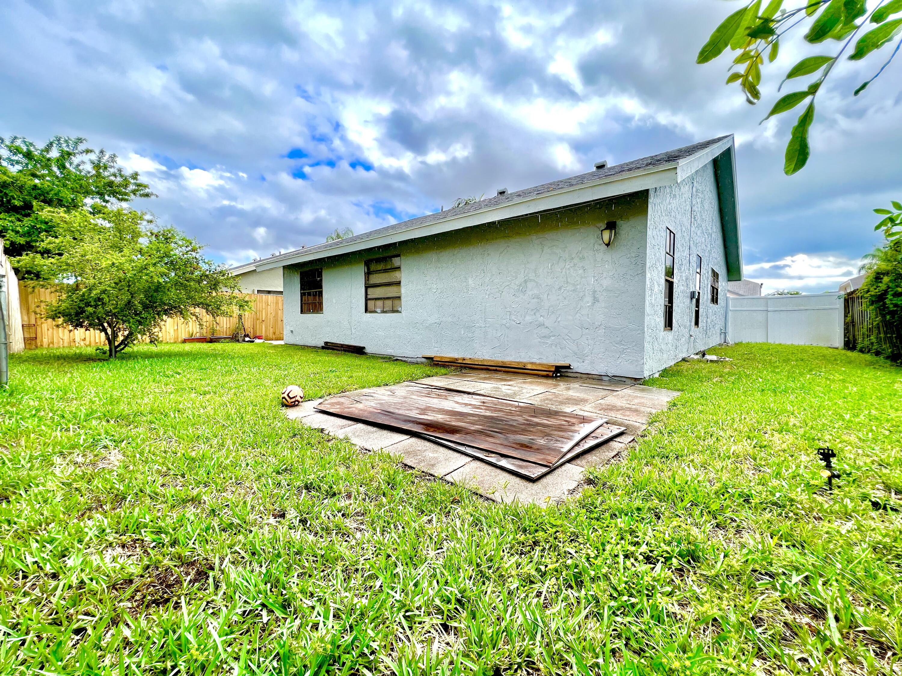 BOCA COUNTRY ESTATES COND - Residential