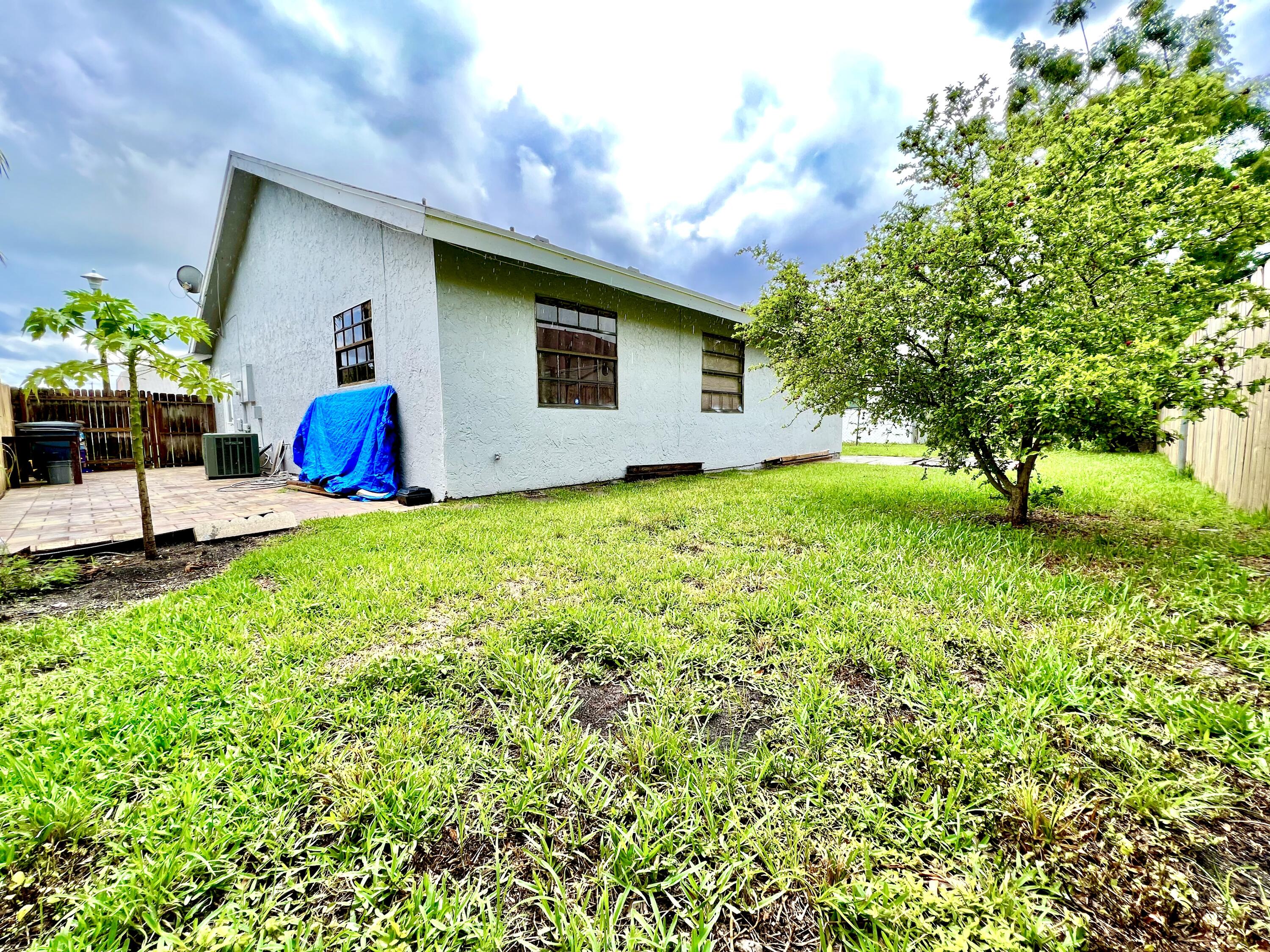 BOCA COUNTRY ESTATES COND - Residential