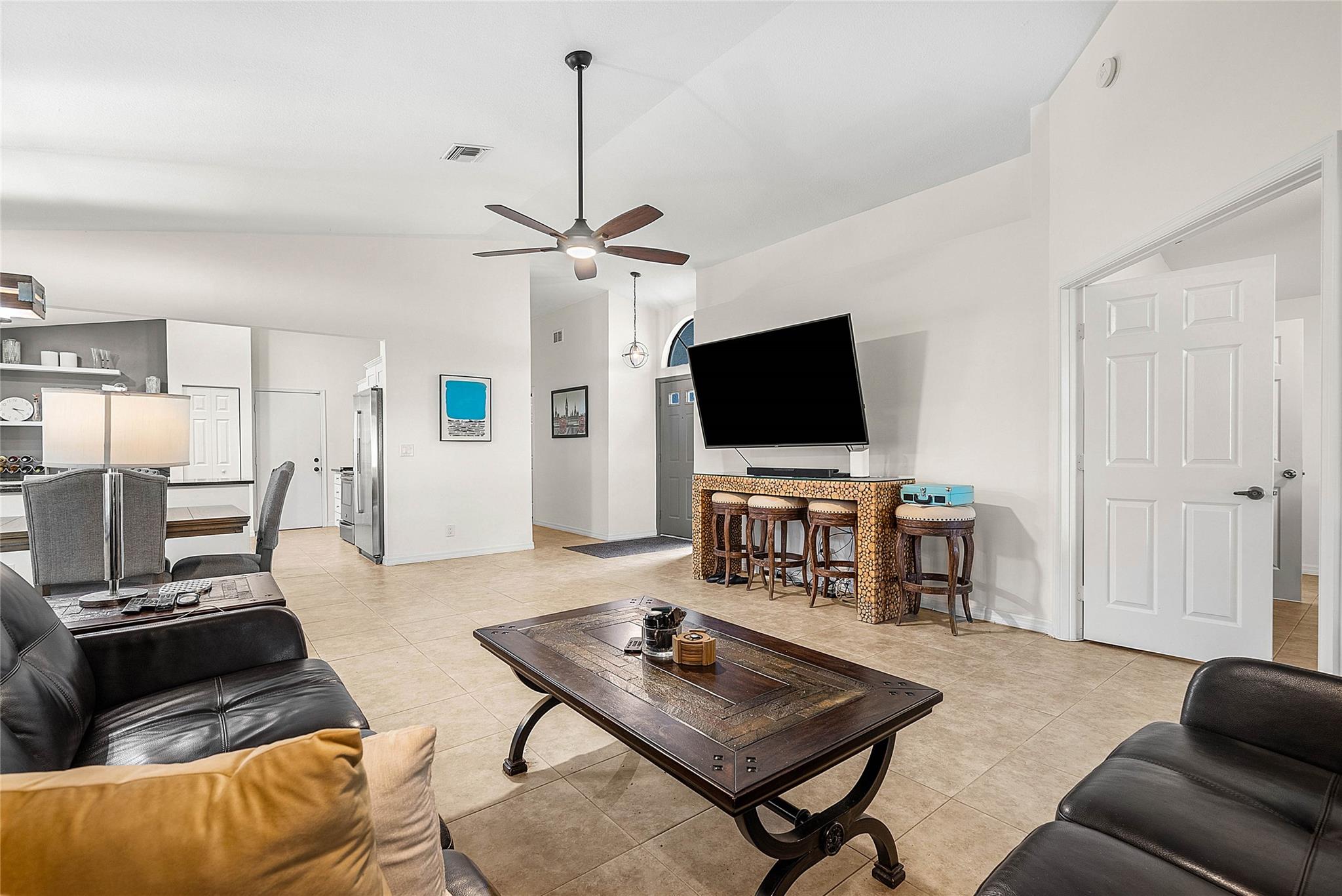 FAIRFIELDS LACUNA 3 - Residential Lease