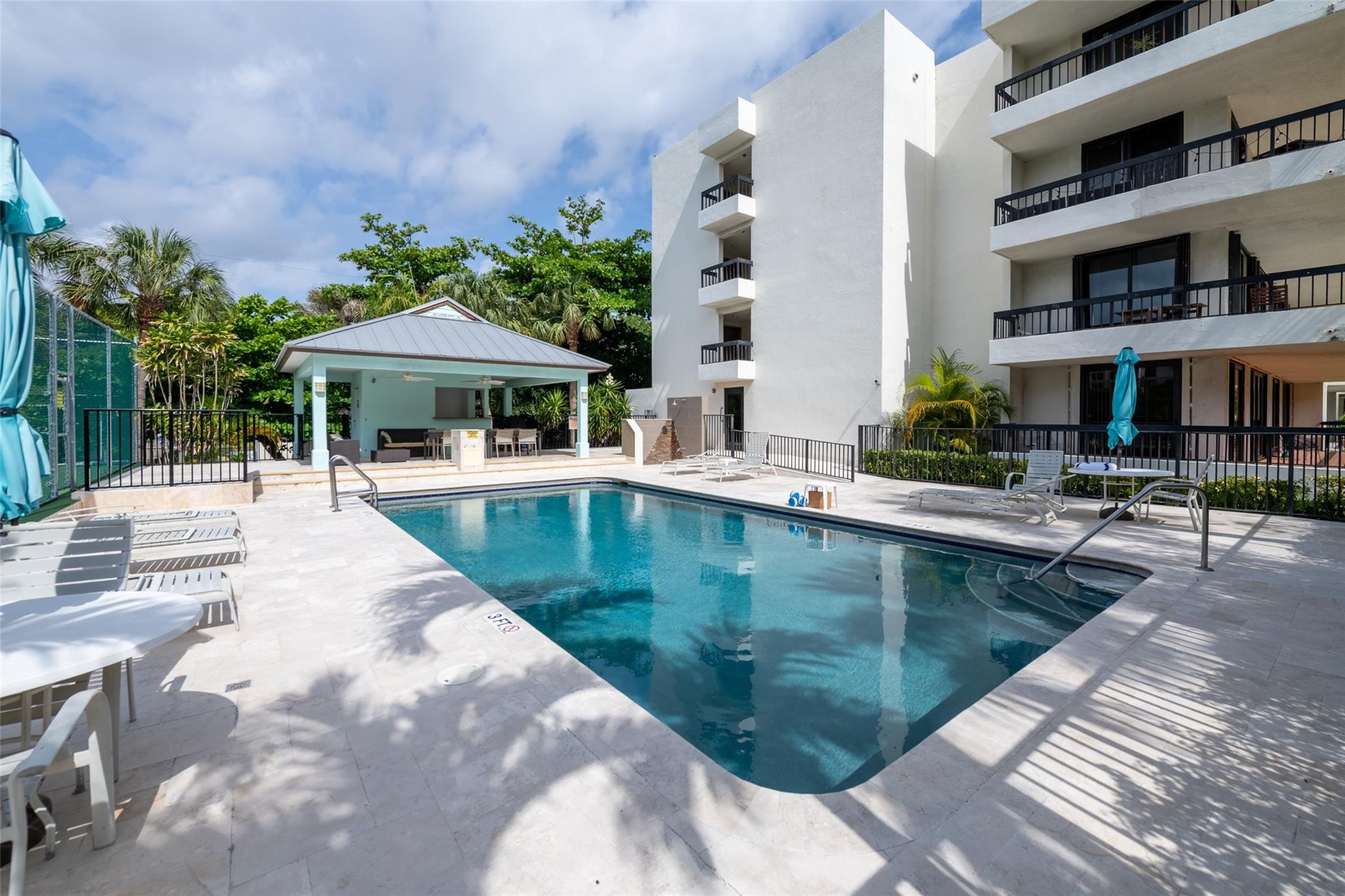 WELCOME to FLORIDA. Very refined 2/2 apartment, clean and comfortable for your life on the beach. Washer & Dryer in the unit. Large BALCONY facing East towards the PARK, just across the street from the OCEAN. Boutique style building right in front of one of the BEST BEACHES of Boca Raton. ACCESS TO THE OCEAN just in front of your home. The building offers TENNIS court, PICKLEBALL, POOL and BBQ area. It is located near parks, GOLF COURSES, RESTAURANTS, MALLS. Miami and Palm Beach are only 1 hour away, and you can reach Fort Lauderdale in 30 minutes. 1 BIKE is available for your convenience. Seasonal rental minimum 3 months.