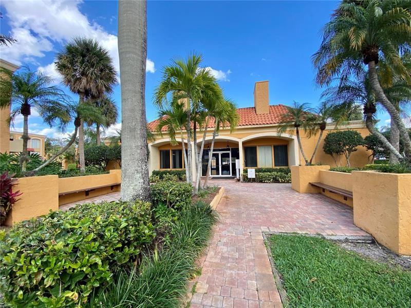 View Hialeah, FL 33015 condo