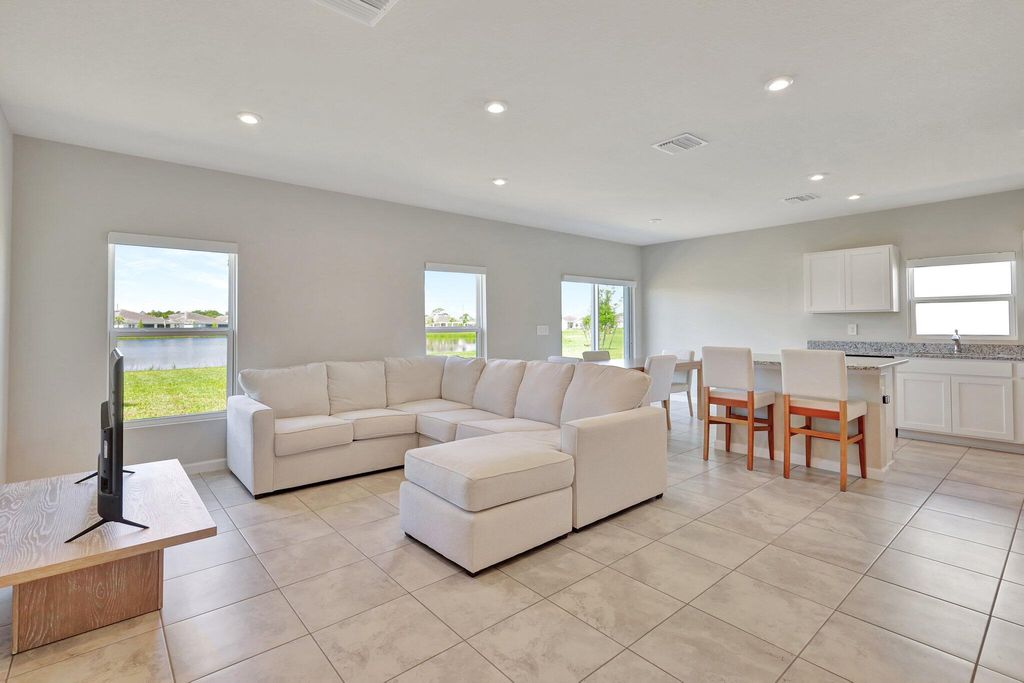 Photo of 104 Pummelo Place, Fort Pierce, FL 34981 (MLS # R10998738)