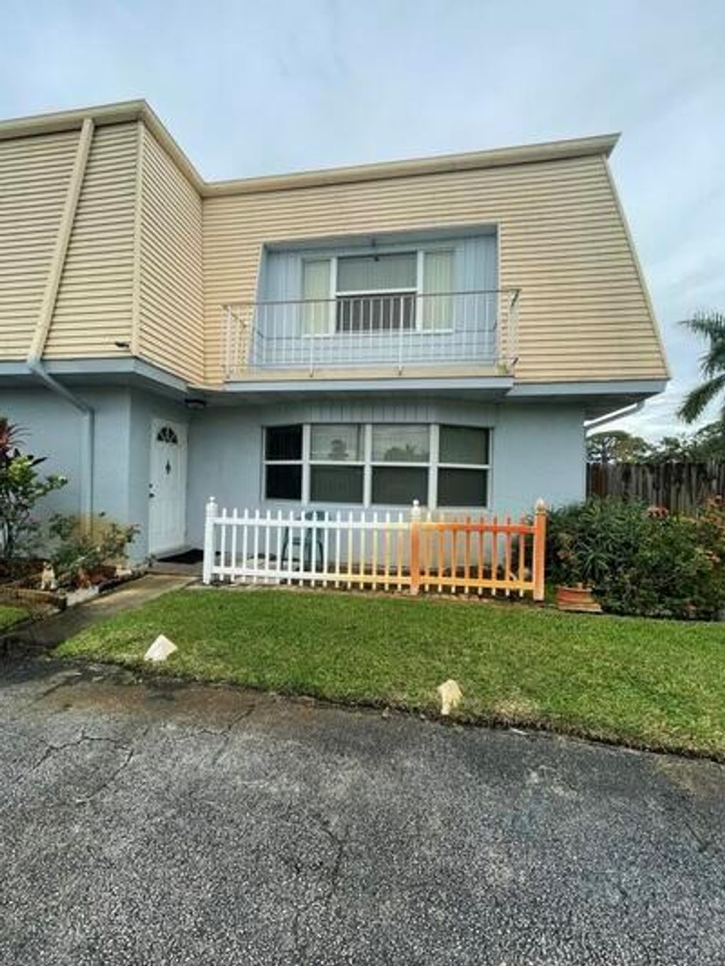 Photo of 903 NW Spruce Ridge Drive #2, Stuart, FL 34994 (MLS # R10923057)