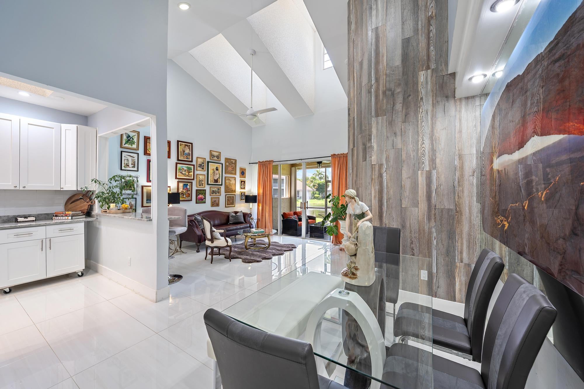 227 N Lakeshore Drive