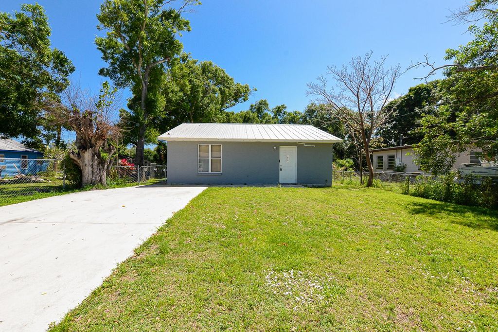 Photo of 1809 Tucker Court, Fort Pierce, FL 34950 (MLS # R11064468)