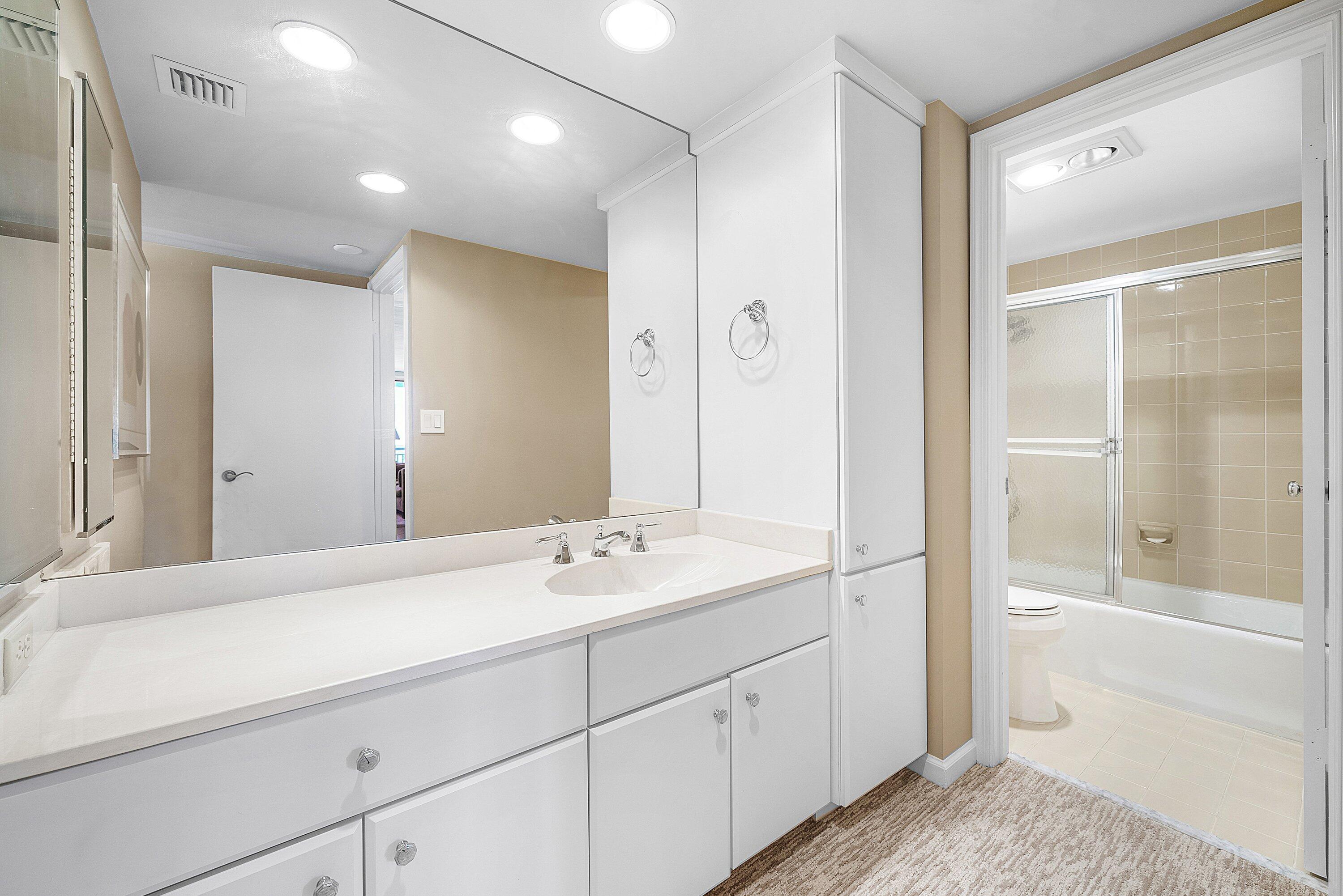 TWENTY SIX HUNDRED CONDO - Residential