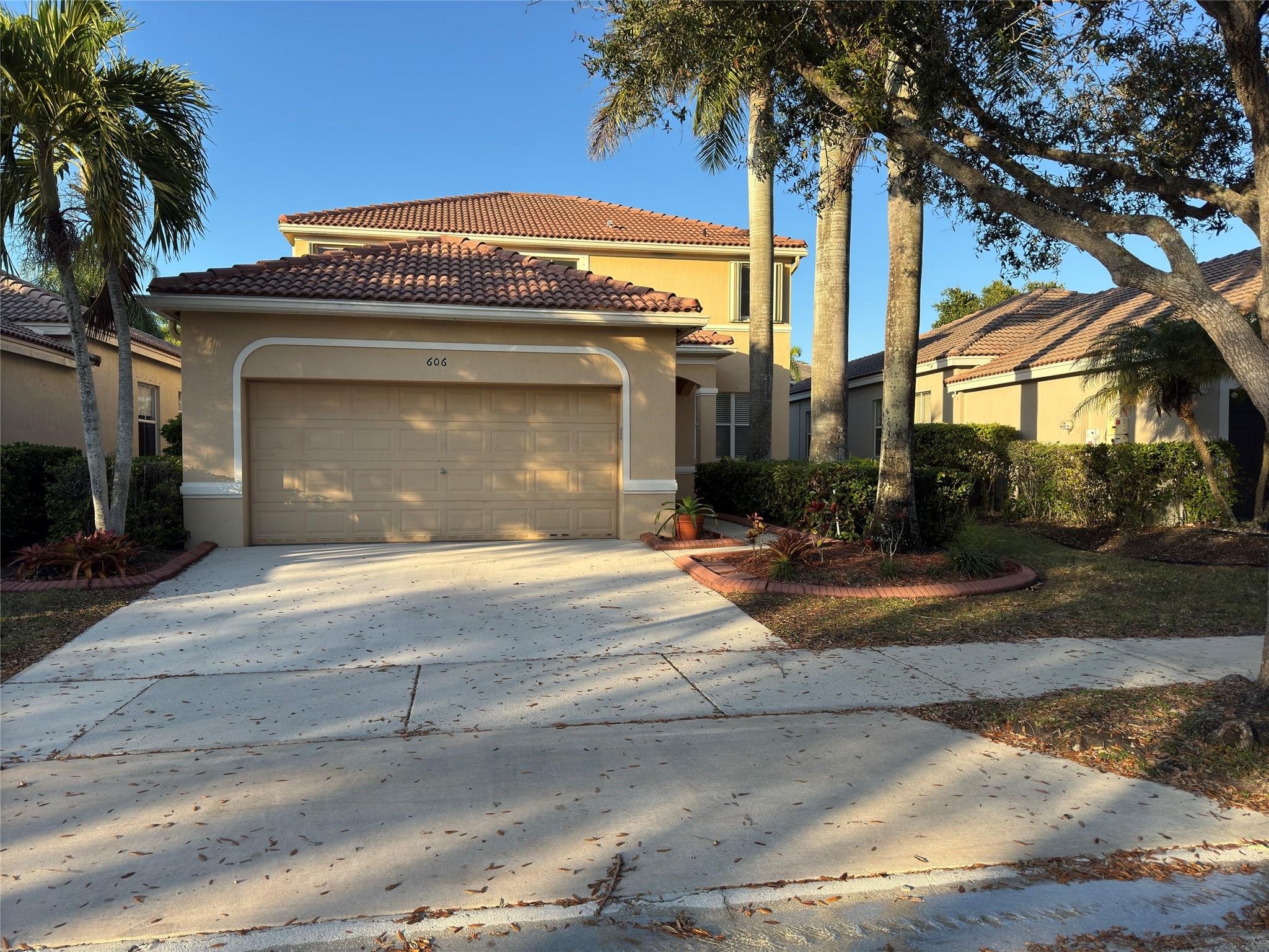 Spacious 2 story 4 bedroom house located in Savanna with the best amenities in the town, which includes Olympic size swimming pool, kiddie pool, playground, soccer field, and much more. A+ schools. Wood second floor. New A/C.